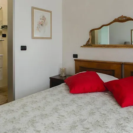 Casa Ginev Room & Apartments