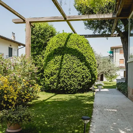 Casa Ginev & לינה וארוחת בוקר ברדולינו