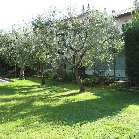 Casa Ginev Room & Apartments Bardolino